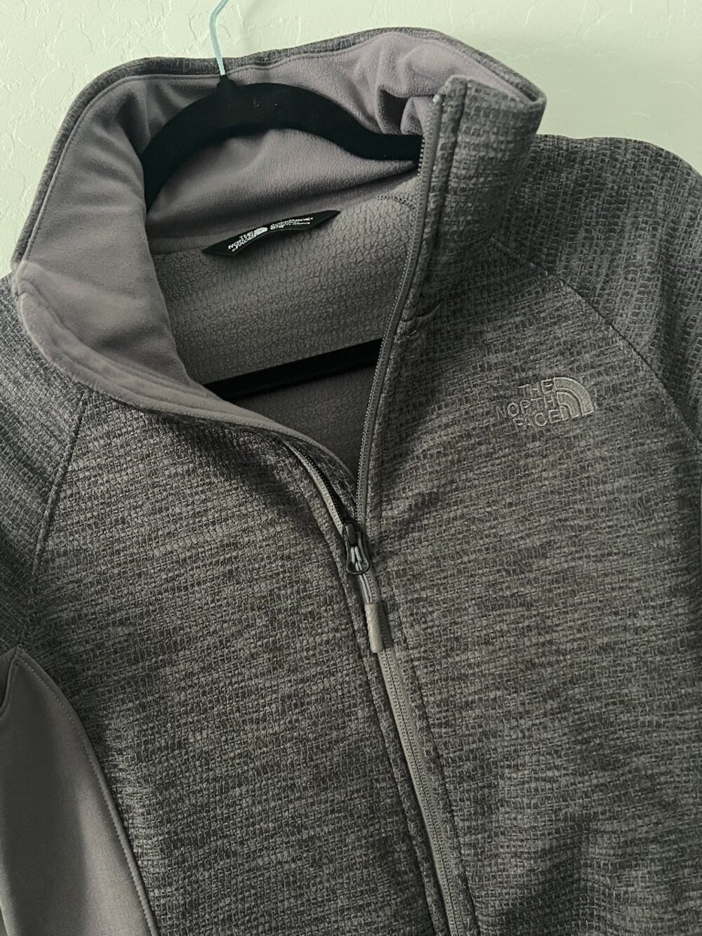 The North Face Arcata Jacket Womens Medium Gray Full Zip Fleece Stretch Panels N